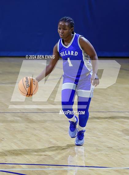 Thumbnail 3 in John Marshall vs. Dillard (She Got Game Classic) photogallery.