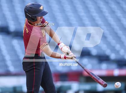 Thumbnail 3 in La Serna vs. Estancia photogallery.