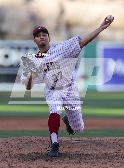 Thumbnail 3 in La Serna vs. Estancia photogallery.