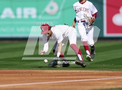 Thumbnail 3 in La Serna vs. Estancia photogallery.