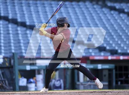 Thumbnail 3 in La Serna vs. Estancia photogallery.