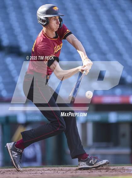 Thumbnail 3 in La Serna vs. Estancia photogallery.