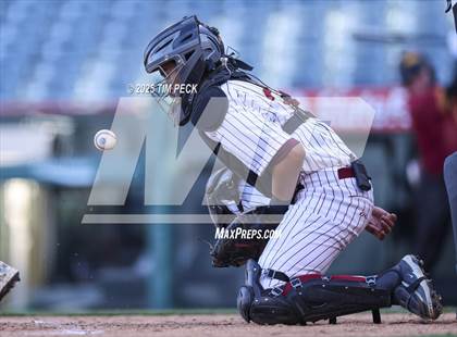 Thumbnail 2 in La Serna vs. Estancia photogallery.