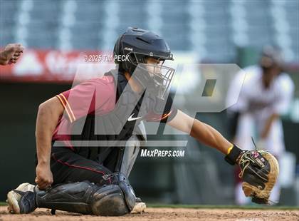 Thumbnail 3 in La Serna vs. Estancia photogallery.
