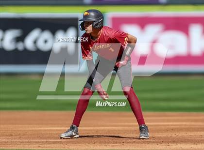 Thumbnail 3 in La Serna vs. Estancia photogallery.