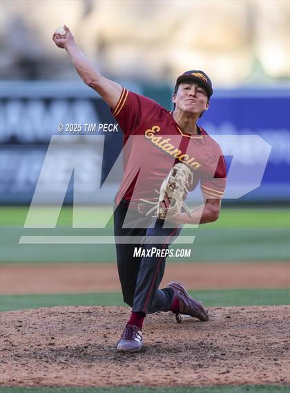 Thumbnail 3 in La Serna vs. Estancia photogallery.