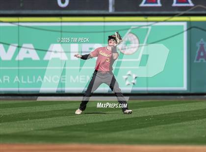 Thumbnail 2 in La Serna vs. Estancia photogallery.