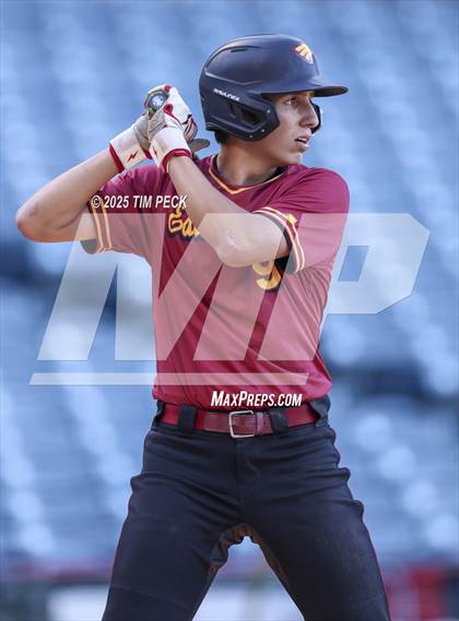 Thumbnail 2 in La Serna vs. Estancia photogallery.