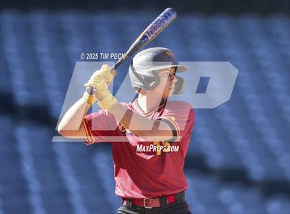 Thumbnail 2 in La Serna vs. Estancia photogallery.