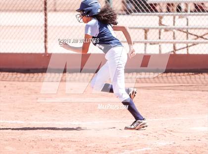 Thumbnail 2 in Phoenix Christian vs. Tempe photogallery.