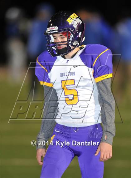 Thumbnail 3 in Gunter vs. Edgewood (UIL 3A Division 2 Region 2 Bi-District) photogallery.