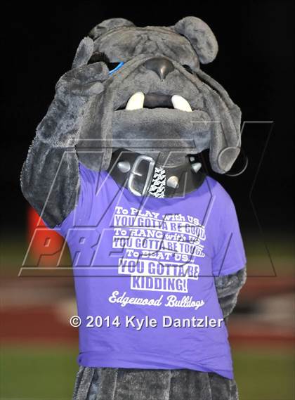 Thumbnail 1 in Gunter vs. Edgewood (UIL 3A Division 2 Region 2 Bi-District) photogallery.