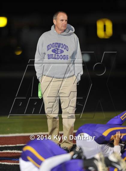 Thumbnail 2 in Gunter vs. Edgewood (UIL 3A Division 2 Region 2 Bi-District) photogallery.