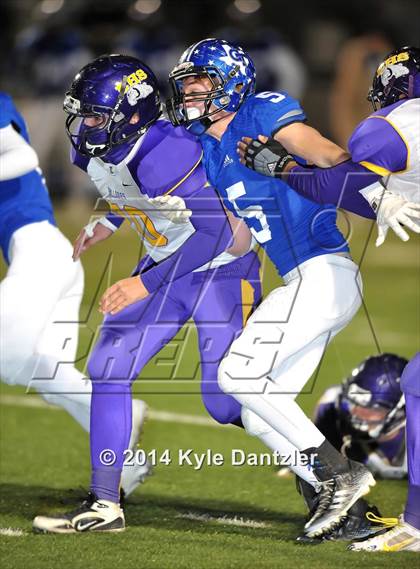 Thumbnail 2 in Gunter vs. Edgewood (UIL 3A Division 2 Region 2 Bi-District) photogallery.