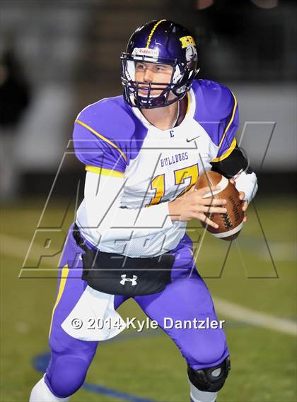 Thumbnail 2 in Gunter vs. Edgewood (UIL 3A Division 2 Region 2 Bi-District) photogallery.