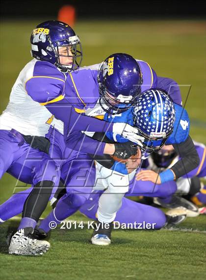 Thumbnail 2 in Gunter vs. Edgewood (UIL 3A Division 2 Region 2 Bi-District) photogallery.