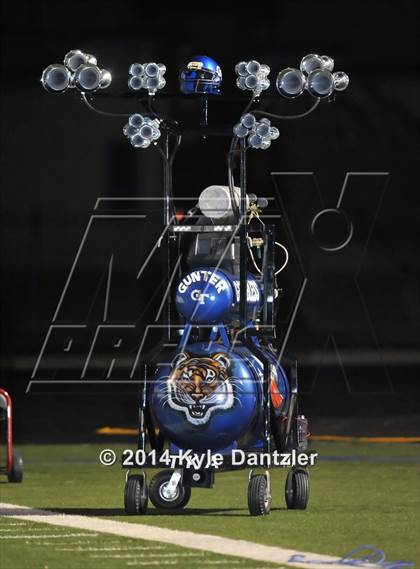 Thumbnail 1 in Gunter vs. Edgewood (UIL 3A Division 2 Region 2 Bi-District) photogallery.