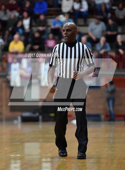 Thumbnail 3 in Evanston vs Homewood-Flossmoor (War on the Shore) photogallery.