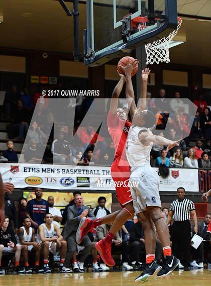 Thumbnail 3 in Evanston vs Homewood-Flossmoor (War on the Shore) photogallery.