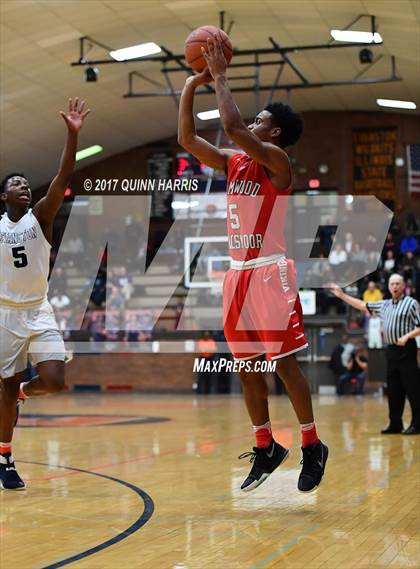 Thumbnail 2 in Evanston vs Homewood-Flossmoor (War on the Shore) photogallery.