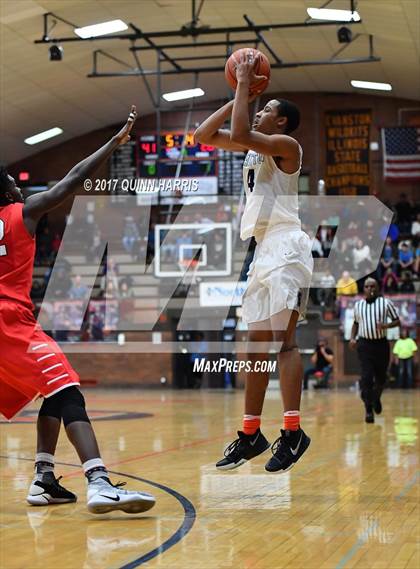 Thumbnail 1 in Evanston vs Homewood-Flossmoor (War on the Shore) photogallery.