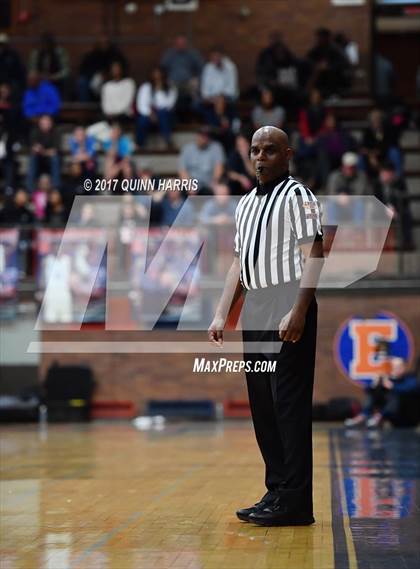 Thumbnail 1 in Evanston vs Homewood-Flossmoor (War on the Shore) photogallery.