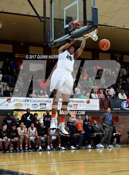 Thumbnail 3 in Evanston vs Homewood-Flossmoor (War on the Shore) photogallery.