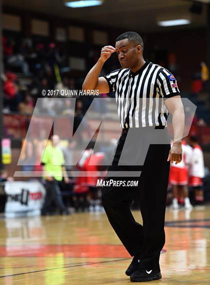 Thumbnail 3 in Evanston vs Homewood-Flossmoor (War on the Shore) photogallery.