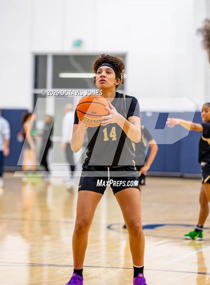 Thumbnail 1 in Catholic vs Elizabeth Seton (The St. James MLK Classic) photogallery.