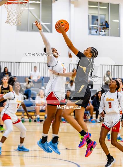 Thumbnail 3 in Catholic vs Elizabeth Seton (The St. James MLK Classic) photogallery.