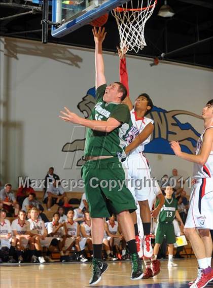 Thumbnail 2 in Ponderosa vs. Viewpoint (MaxPreps Holiday Classic) photogallery.