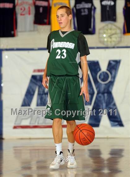 Thumbnail 1 in Ponderosa vs. Viewpoint (MaxPreps Holiday Classic) photogallery.