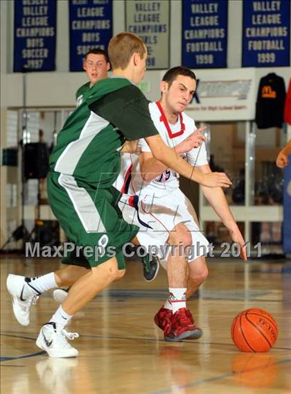 Thumbnail 1 in Ponderosa vs. Viewpoint (MaxPreps Holiday Classic) photogallery.