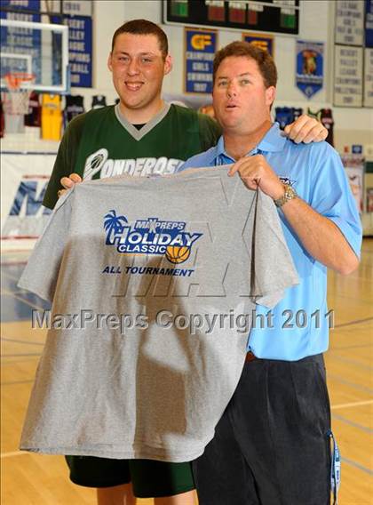 Thumbnail 1 in Ponderosa vs. Viewpoint (MaxPreps Holiday Classic) photogallery.