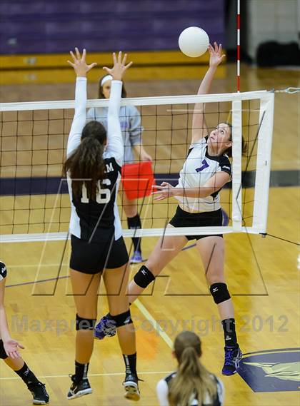 Thumbnail 3 in Bingham at Riverton photogallery.