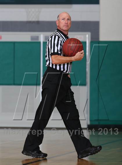 Thumbnail 3 in California Lutheran vs. Rolling Hills Prep photogallery.