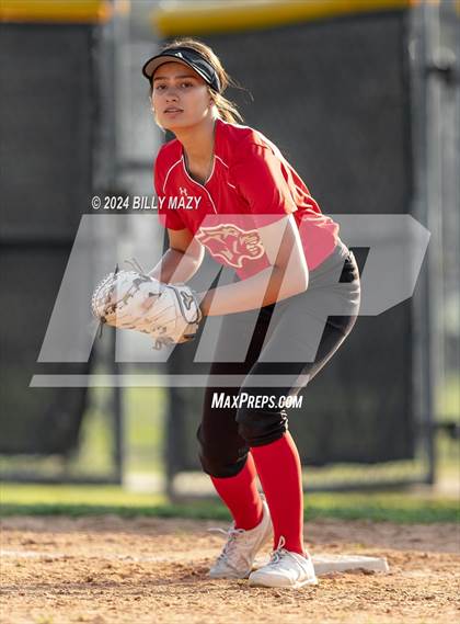 Thumbnail 3 in College Park @ Caney Creek photogallery.