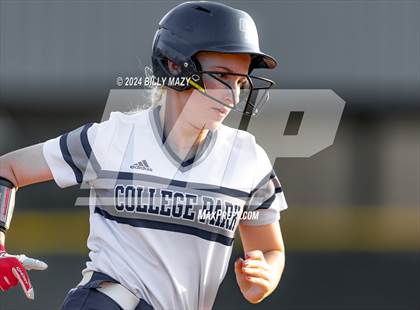 Thumbnail 3 in College Park @ Caney Creek photogallery.