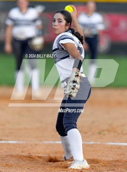 Thumbnail 2 in College Park @ Caney Creek photogallery.