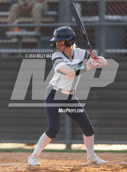 Thumbnail 3 in College Park @ Caney Creek photogallery.