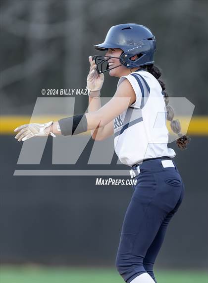 Thumbnail 2 in College Park @ Caney Creek photogallery.