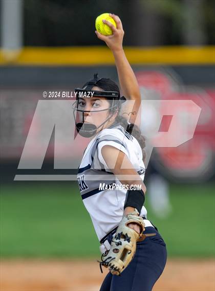 Thumbnail 2 in College Park @ Caney Creek photogallery.
