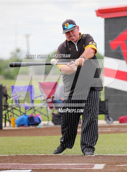 Thumbnail 3 in Malakoff vs. Troy (UIL 3A Quarterfinals) photogallery.