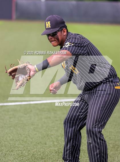 Thumbnail 2 in Malakoff vs. Troy (UIL 3A Quarterfinals) photogallery.