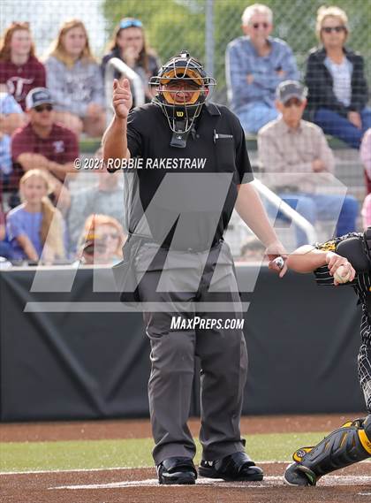Thumbnail 3 in Malakoff vs. Troy (UIL 3A Quarterfinals) photogallery.