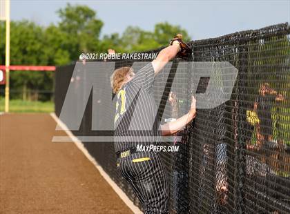 Thumbnail 2 in Malakoff vs. Troy (UIL 3A Quarterfinals) photogallery.