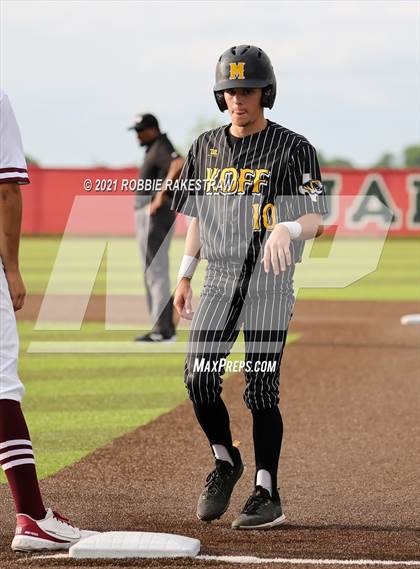 Thumbnail 2 in Malakoff vs. Troy (UIL 3A Quarterfinals) photogallery.