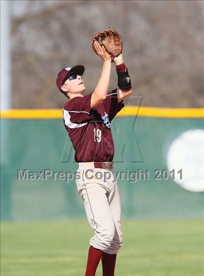 Thumbnail 3 in Mesquite vs. Cedar Hill ( Grand Prairie Classic ) photogallery.