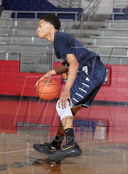 Thumbnail 2 in South Grand Prairie vs. Episcopal School of Dallas (Thanksgiving Hoopfest) photogallery.