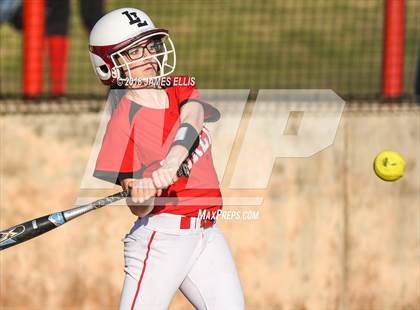 Thumbnail 1 in Lorena vs. West  photogallery.